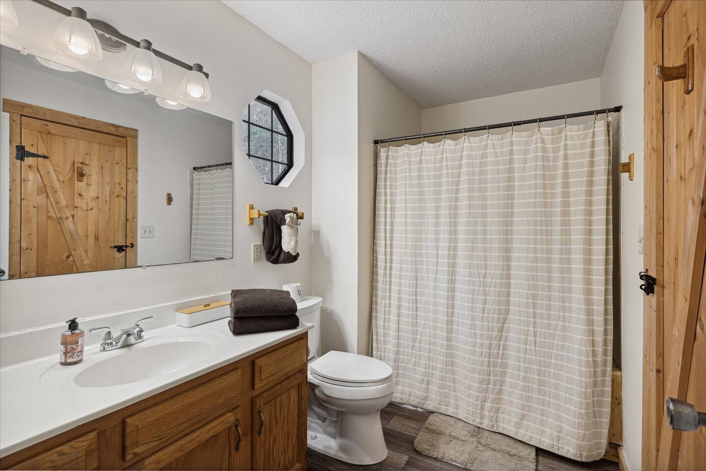 Master Bathroom with shower/jacuzzi tub combo