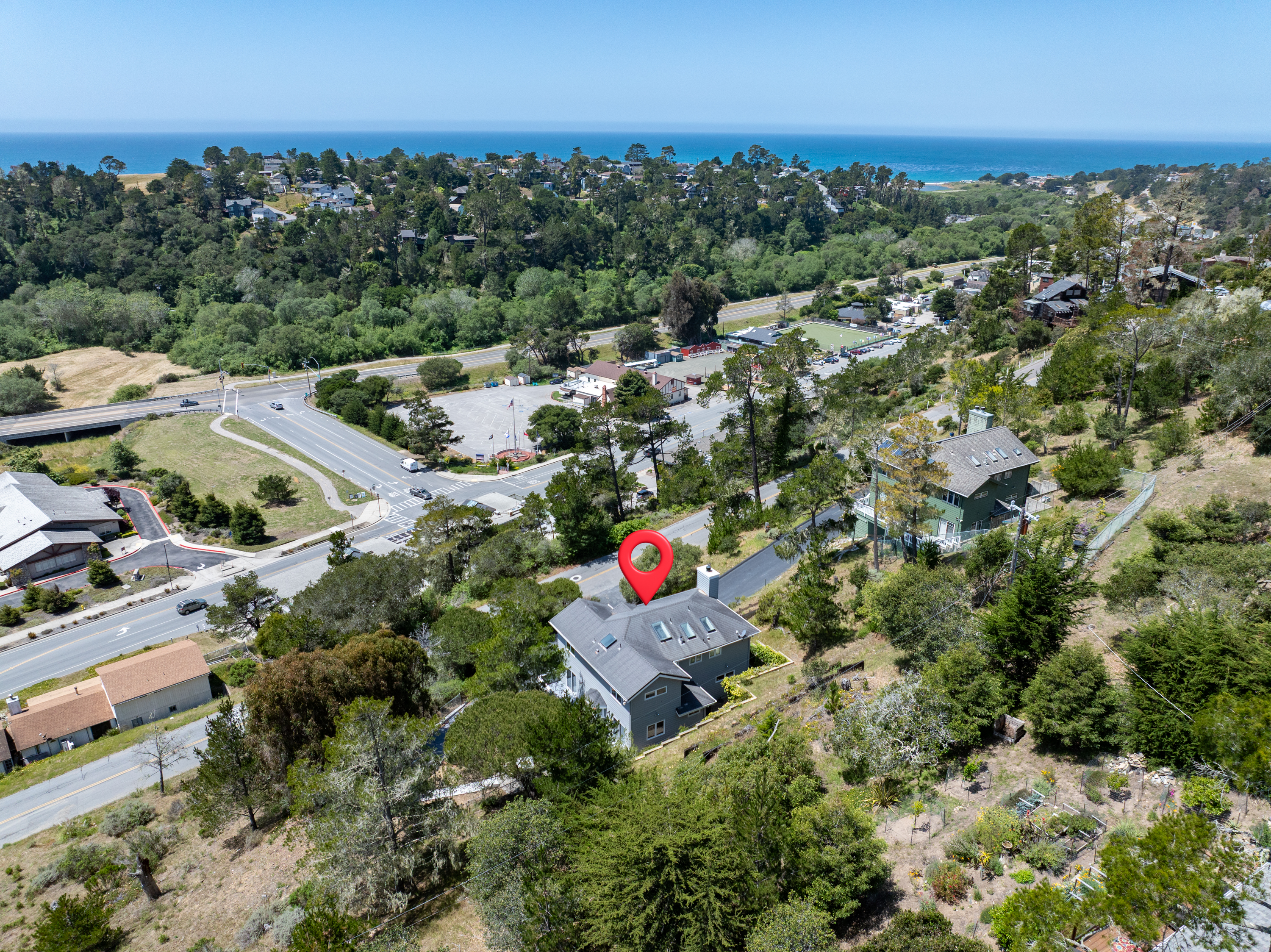Prime location, walkable to downtown with peak ocean views.