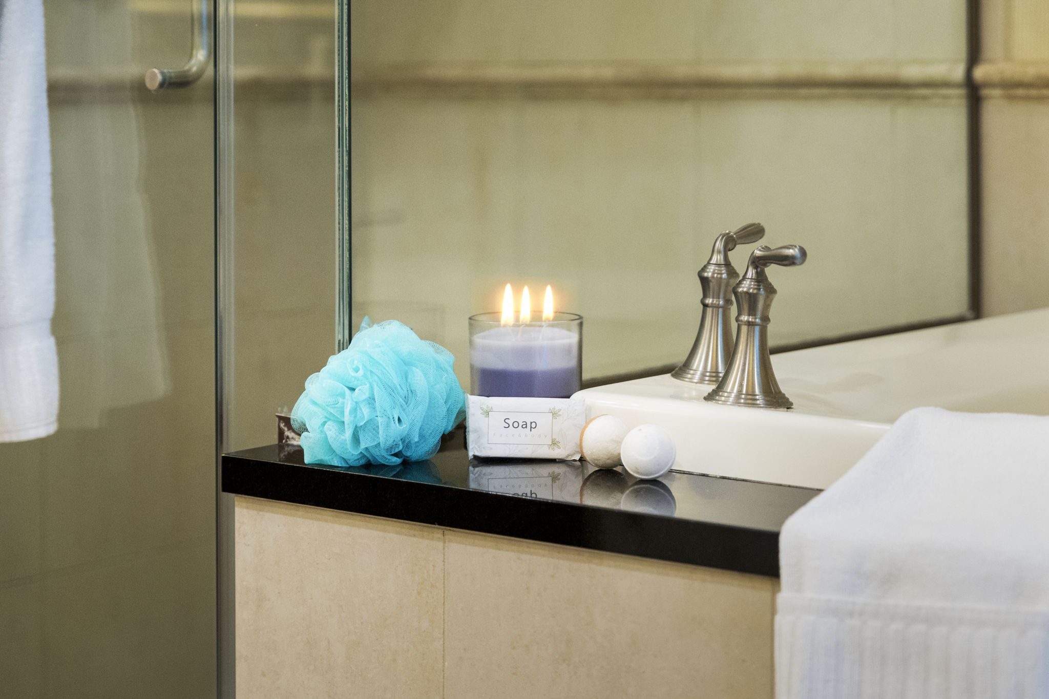 MGM Tower 2 · Units 1119+1121 — Whirlpool Tub