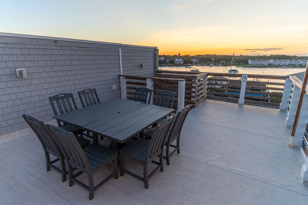 Game nights and meals al fresco