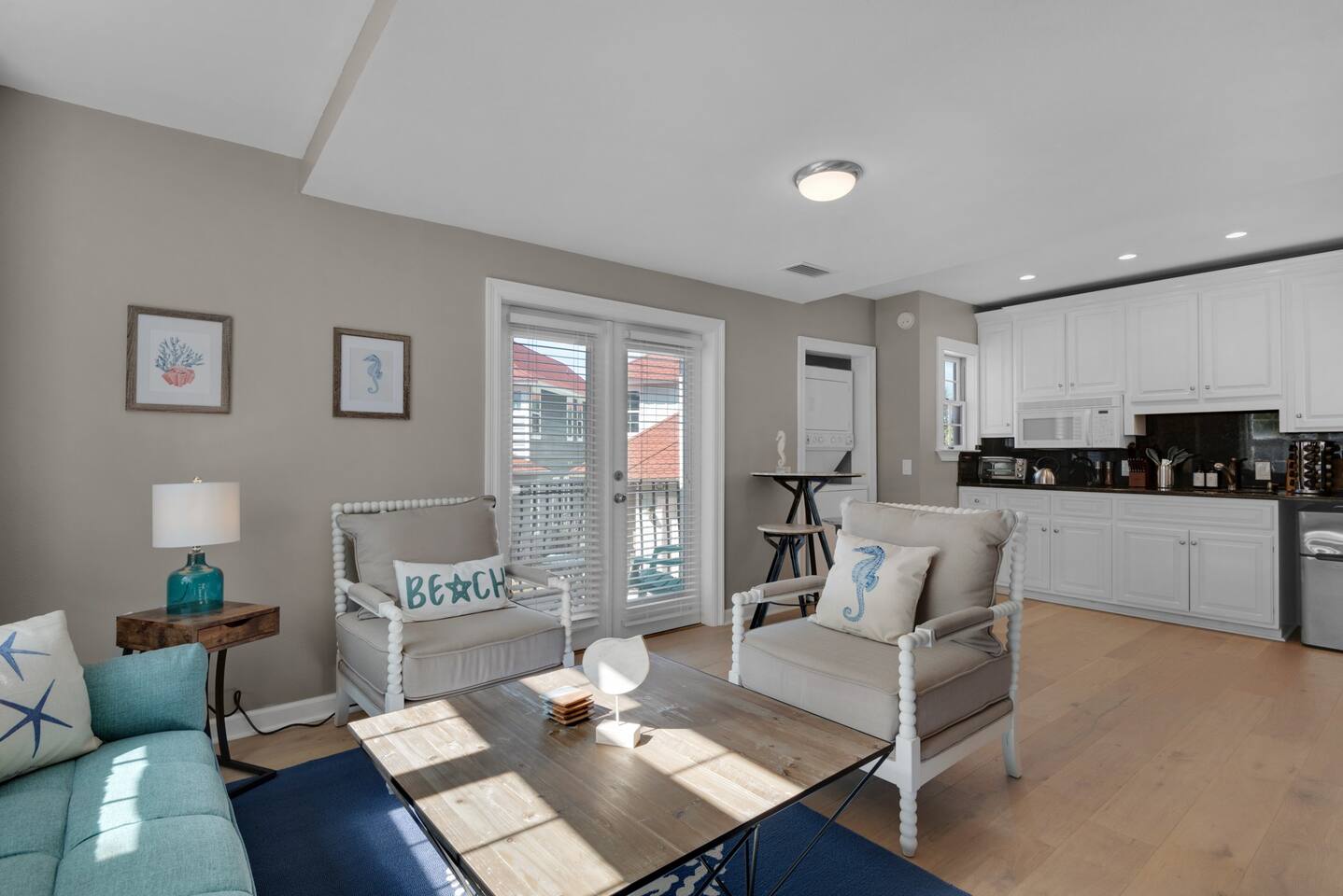 Living room with an open access to the kitchen