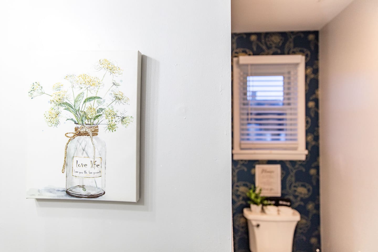 You’ll have all of the bathroom essentials, such as a hair dryer, toiletries, and towels – including makeup towels –in the full bathroom.
