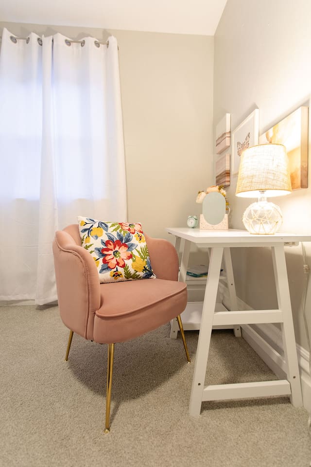 Should you have remote-work needs, you’ll find a comfy chair with desk in the second floor’s cozy Twin Room.