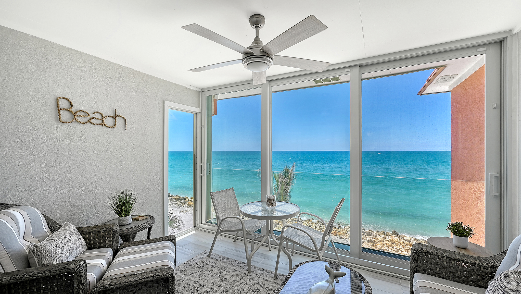 Amazing Gulf View and comfortable furnishings.