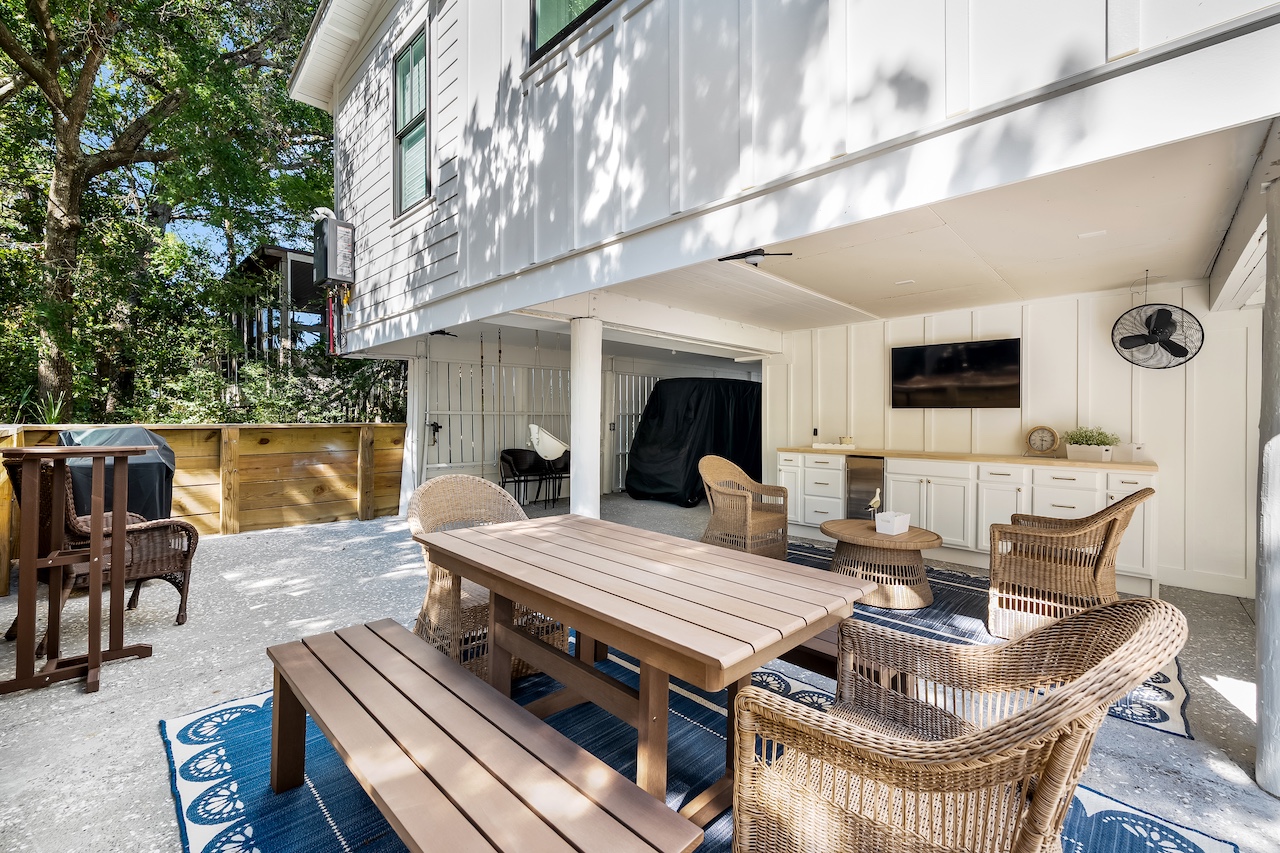 Outdoor Area | 19 Sand Crab | IOP Escapes