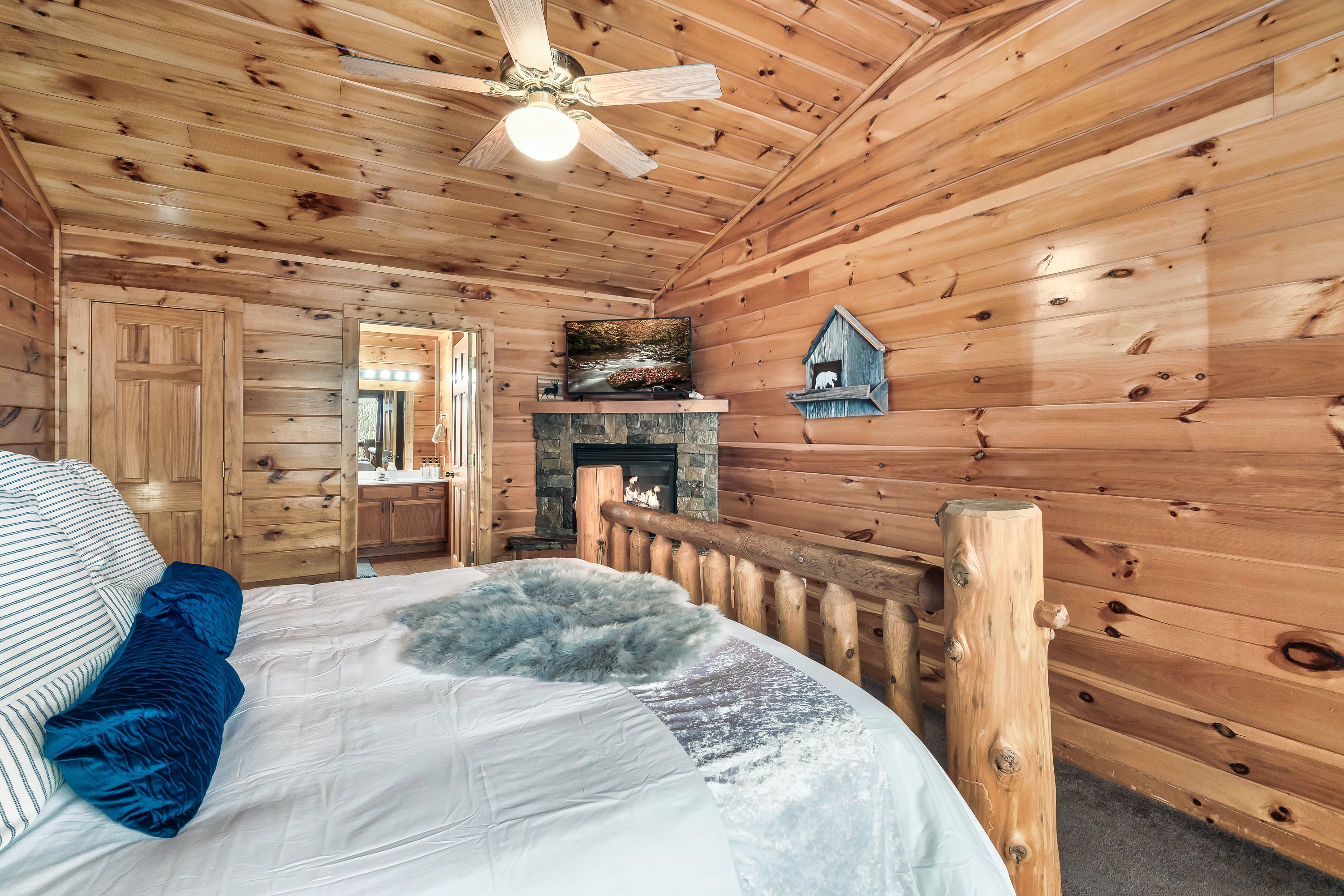 Enjoy quiet evenings in a spacious king bedroom with a private ensuite that makes longer stays feel effortless.