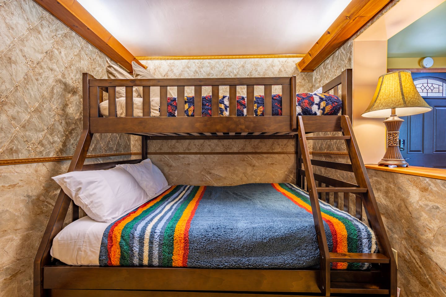 Twin over Full bunkbed