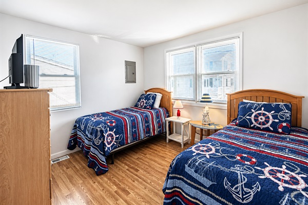 Twin bedroom