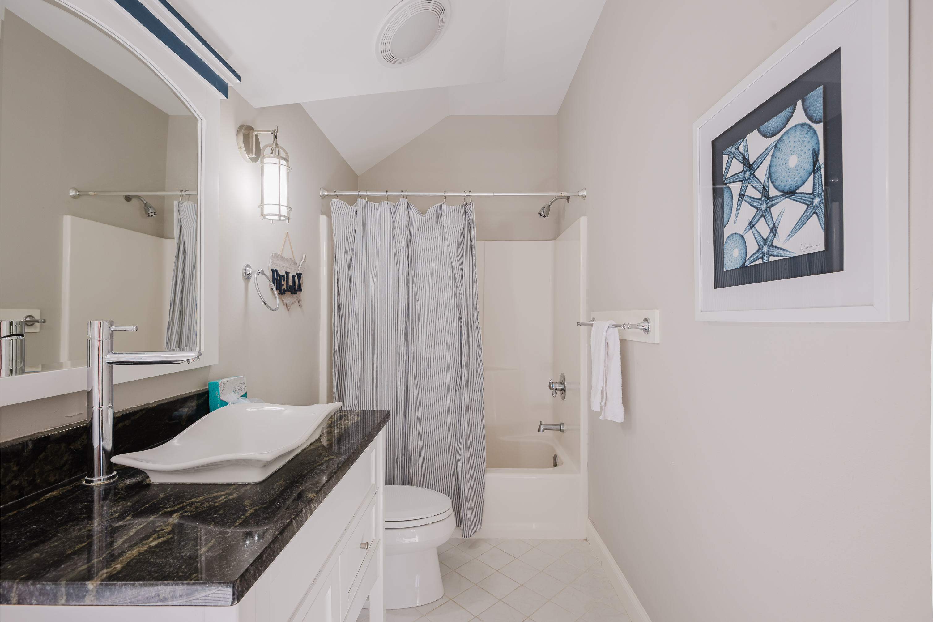 Fourth Bedroom private bath