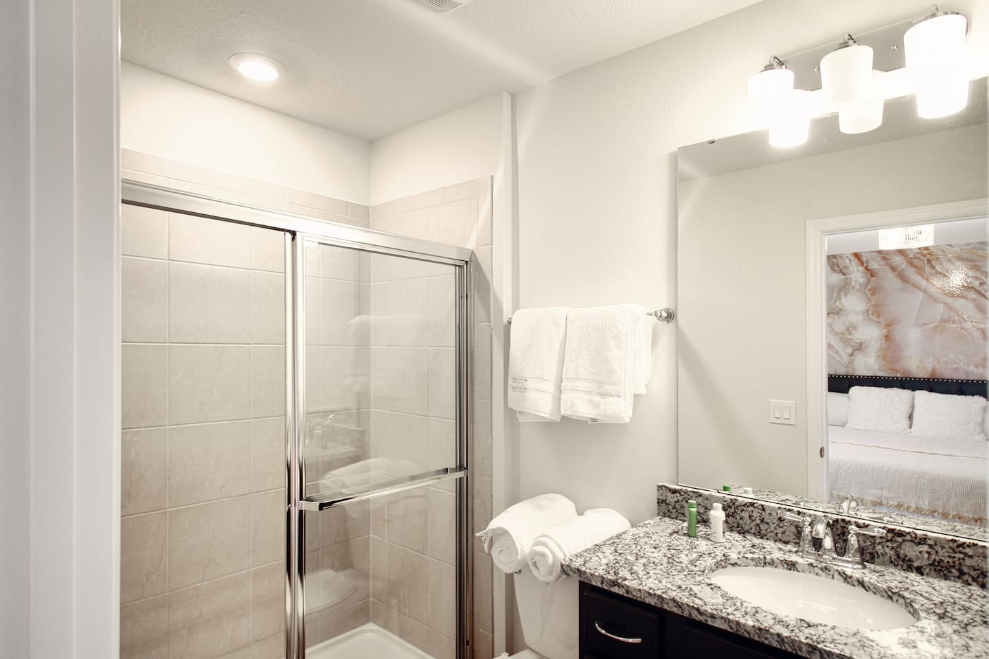 En-Suite Bathroom | 2nd Floor