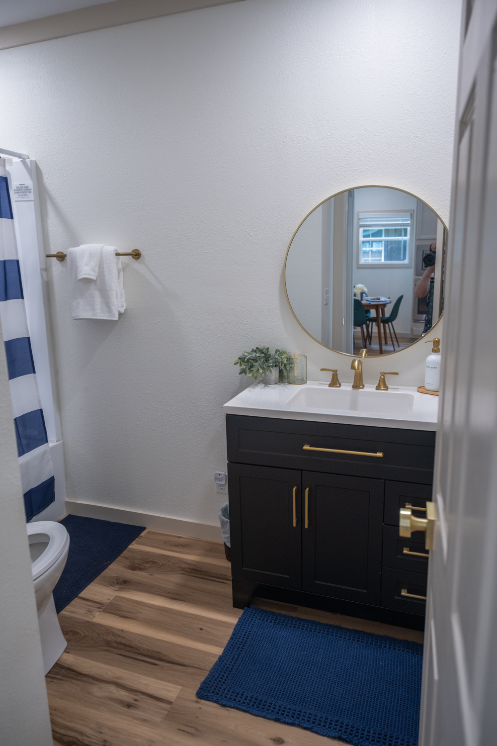 Full bath #2 w/tub/shower combo