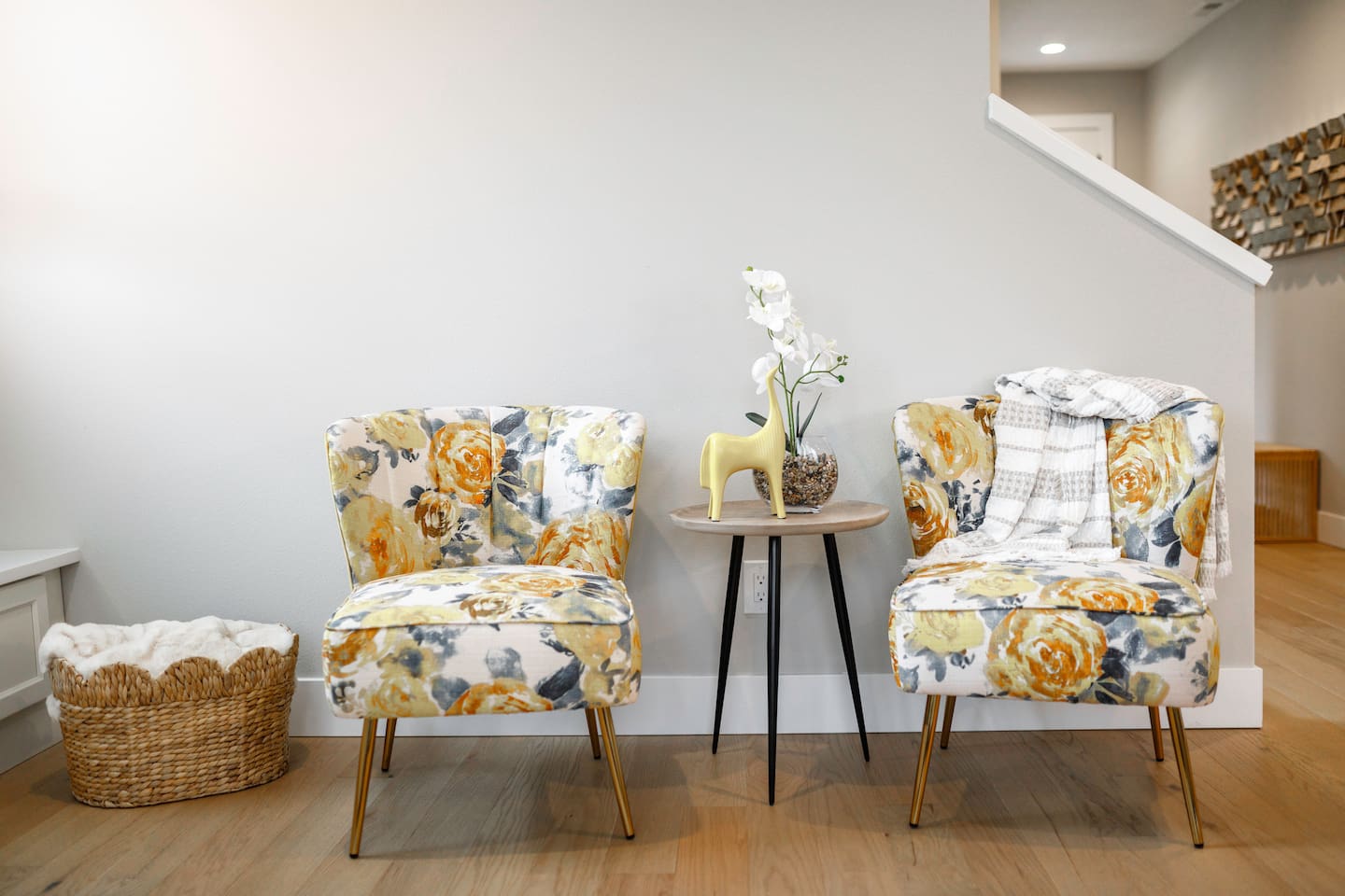 Extra seating space for your morning coffee or afternoon tea. ☕️