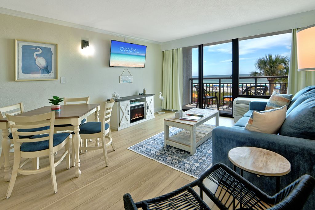 Welcoming space for dining and connecting.
