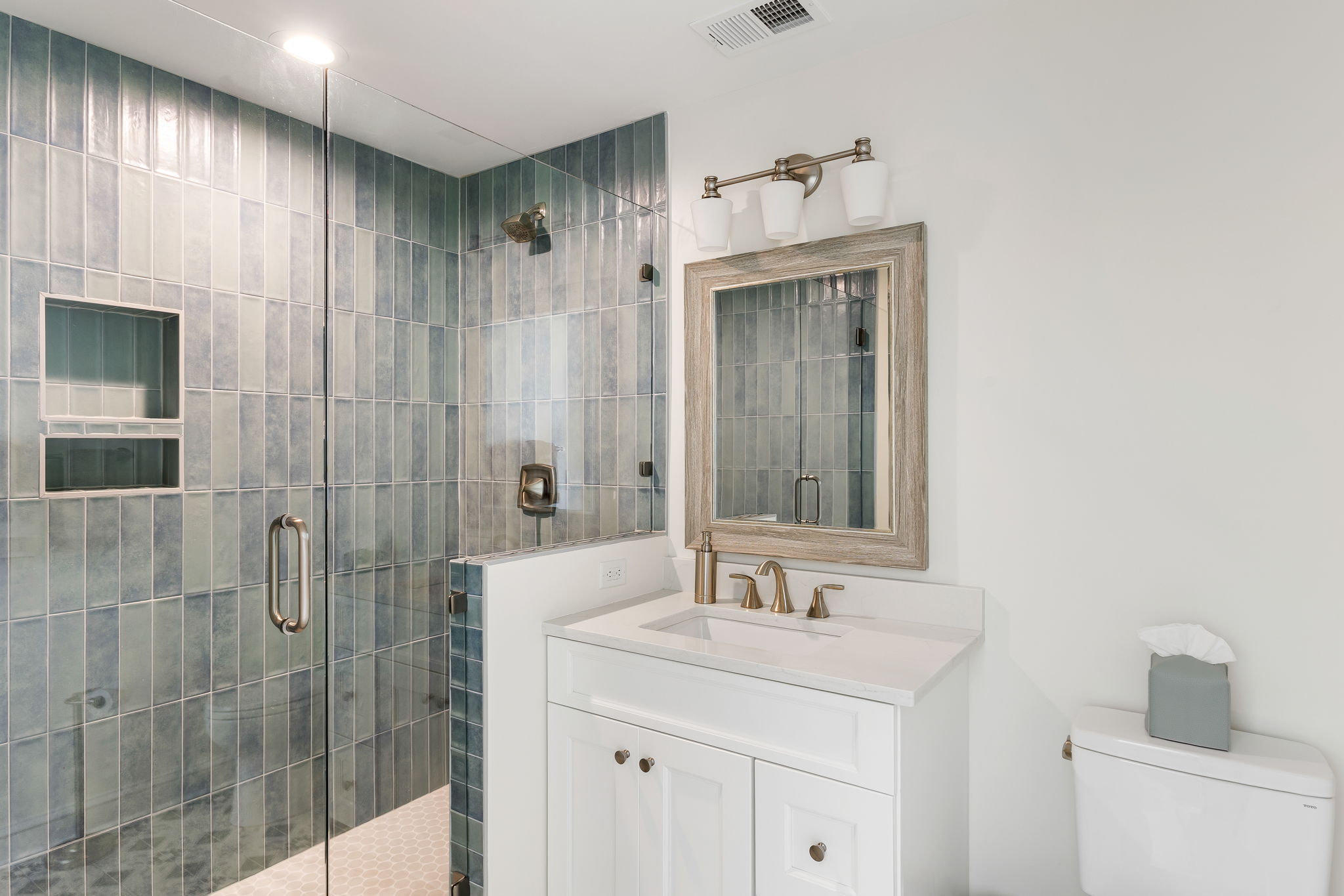 En suite bathroom 3