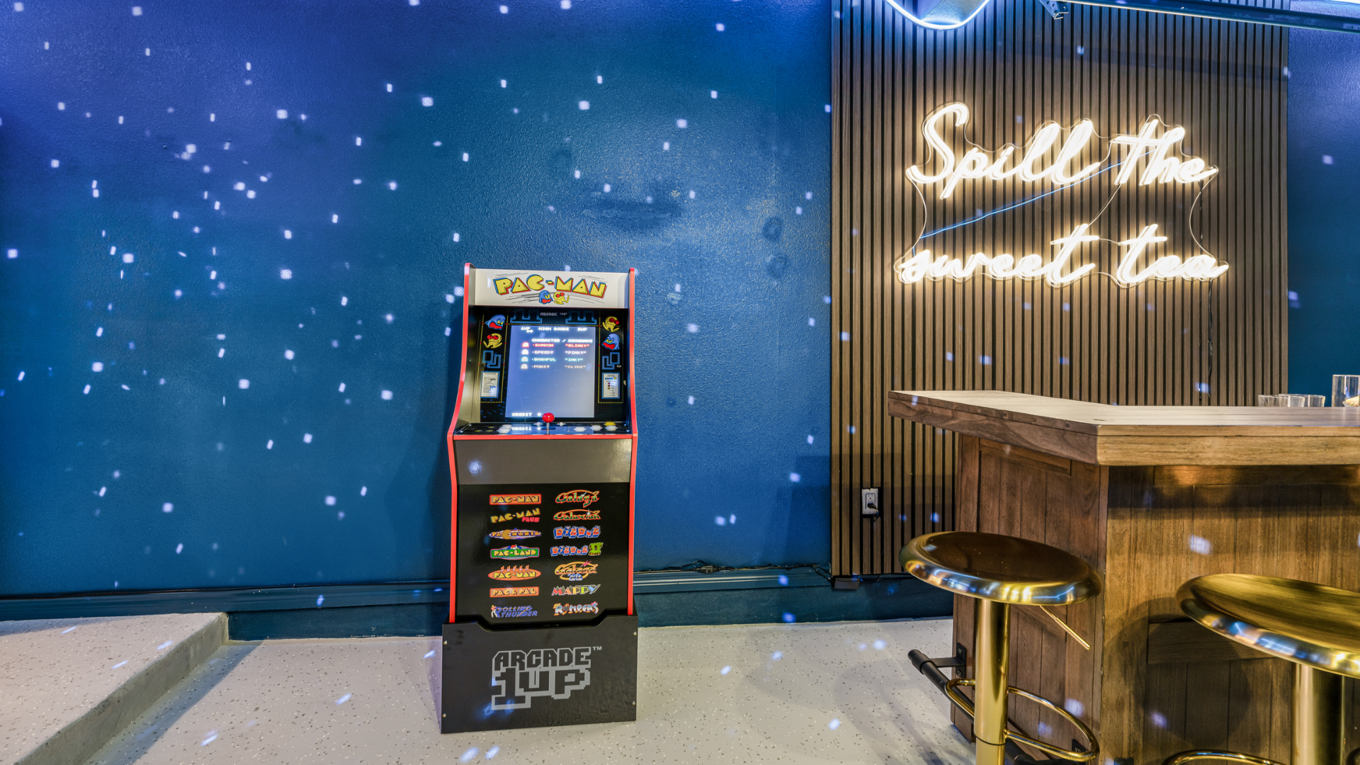 Step into this luxury speakeasy where neon invites you to "spill the sweet tea." Chic seating and ambiance, it’s perfect for exclusive cocktails, sophisticated chats, and unforgettable nights.