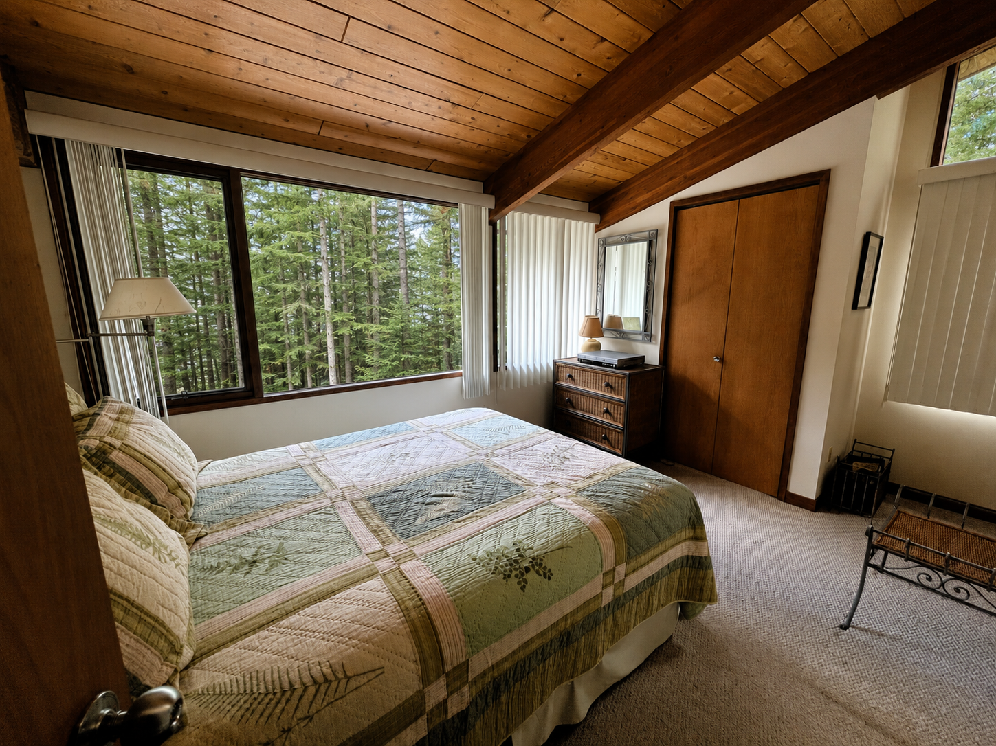 Left wing Bedroom 3 with ensuite shower bath