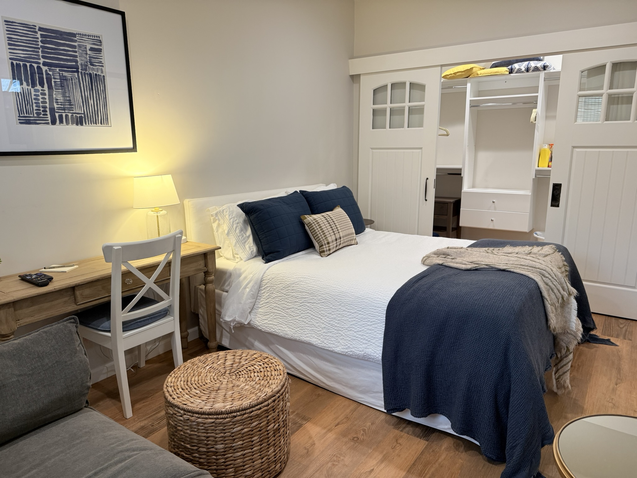 Queen Bed, Sleeper Sofa & Desk