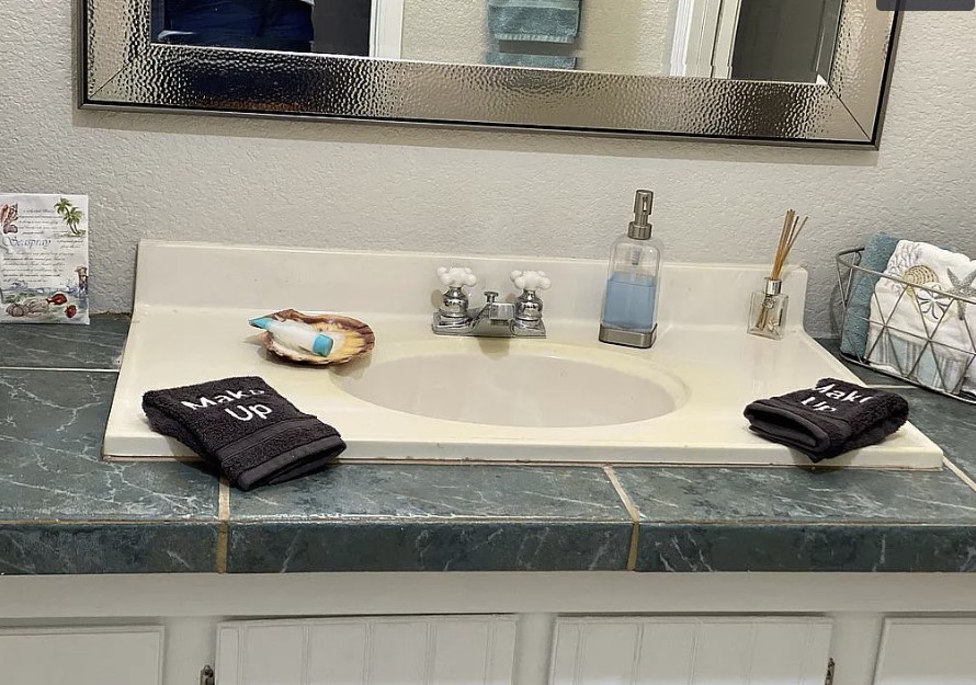 460ef52708e747969b627f00036dba03 | Beachhouse | Texas | TX | Vacation Homes | Galveston | Crystal Beach | Kokomo | Breezy Days | Beachfront Elegance | Sunrise Serenity | Southern Sands Property Management, LLC