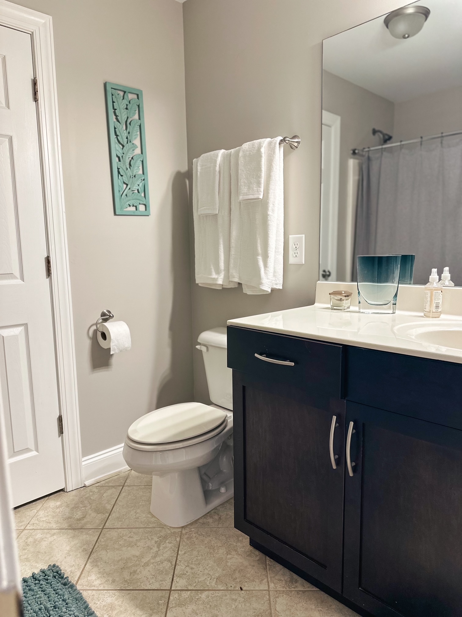 Loft/Guest Bedroom Full Bathroom