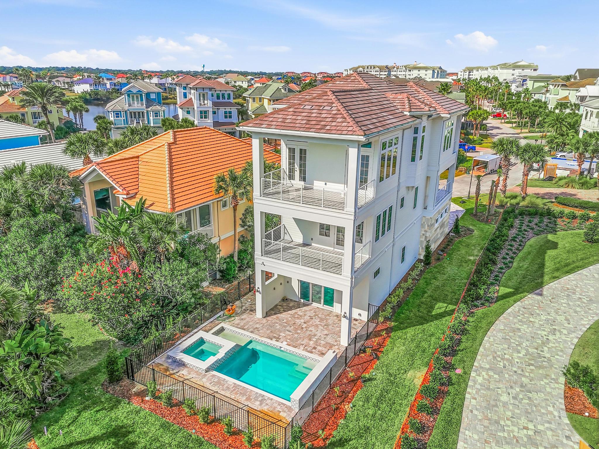 Morning starts with pancakes and salty air on the balcony while the kids race for the pool. Afternoons are sandcastle breaks and quick dips back home. Nights end in the spa under string-light skies, retelling the day’s best moments—this is your family’s be