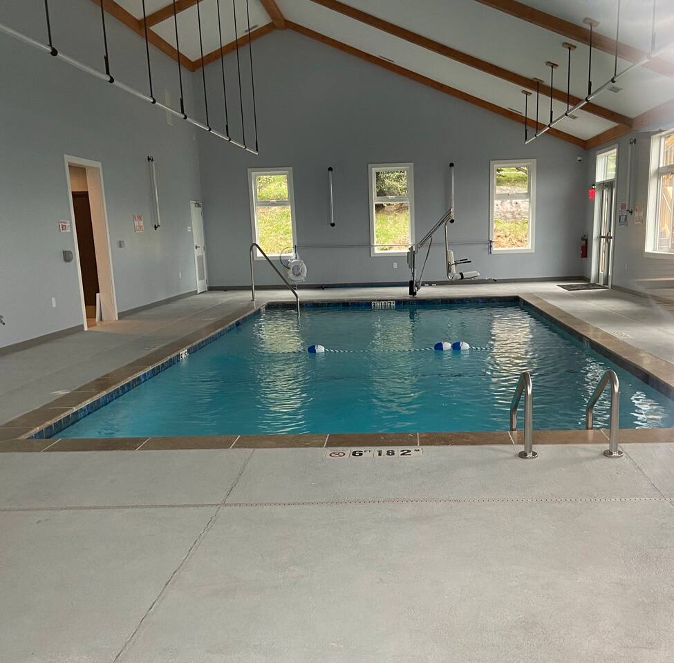 Clubhouse heated pool & Hot Tub