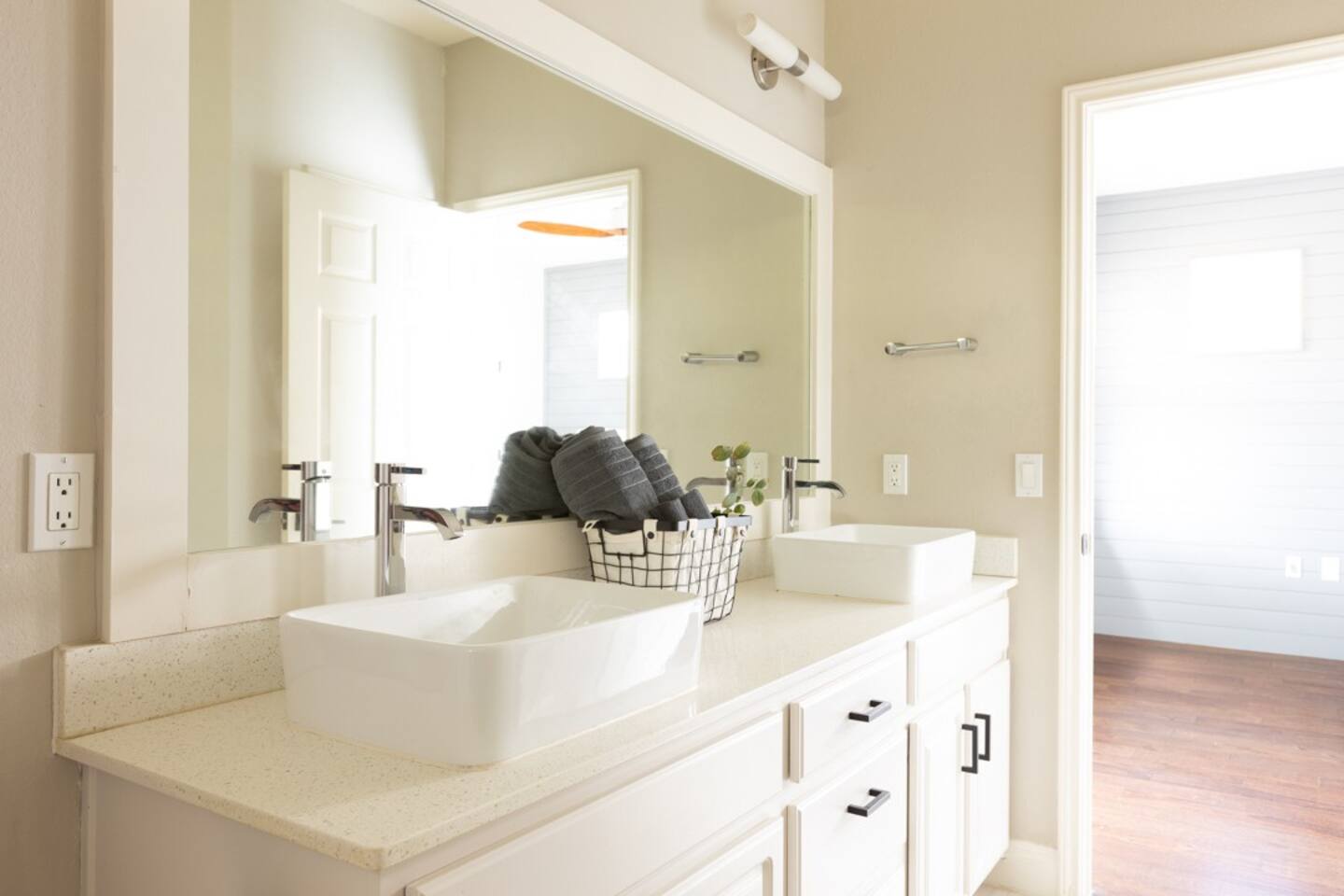 guest bath room 2