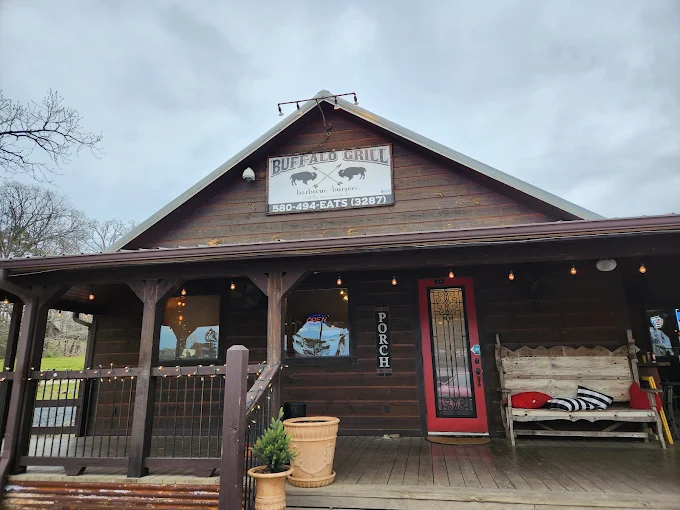Buffalo Grill – Local steakhouse favorite (walkable / 2–4 min drive depending on exact lot position)