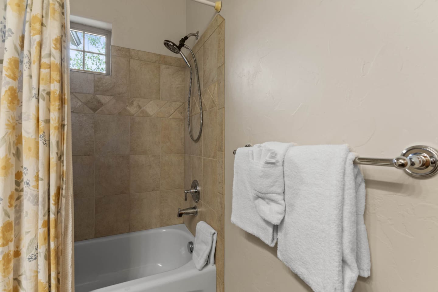 Shared Bathroom 2  | Shower 