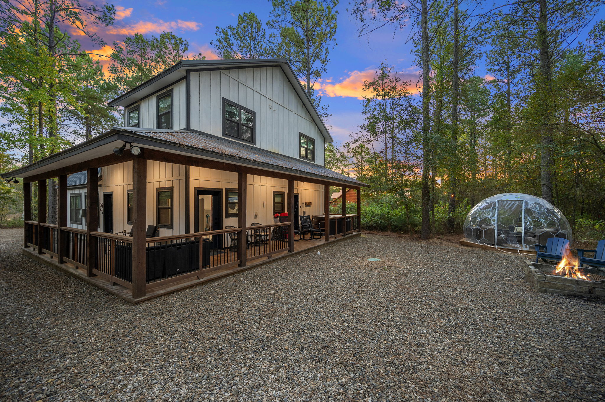 Luxurious Cabin With Hot Tub And Outdoor Fun - Charming Family Retreat - Broken Bow, OK
