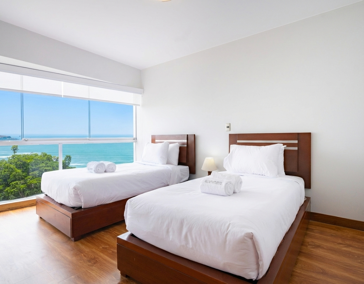 Ideal for friends or siblings — stylish and comfortable with front-facing sea view  /  Ideal para amigos o hermanos — con estilo, cómoda y con vista al mar