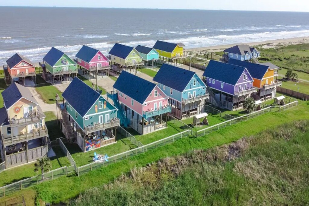 46e156252e20426f8cd678855be4deda | Beachhouse | Texas | TX | Vacation Homes | Galveston | Crystal Beach | Kokomo | Breezy Days | Beachfront Elegance | Sunrise Serenity | Southern Sands Property Management, LLC