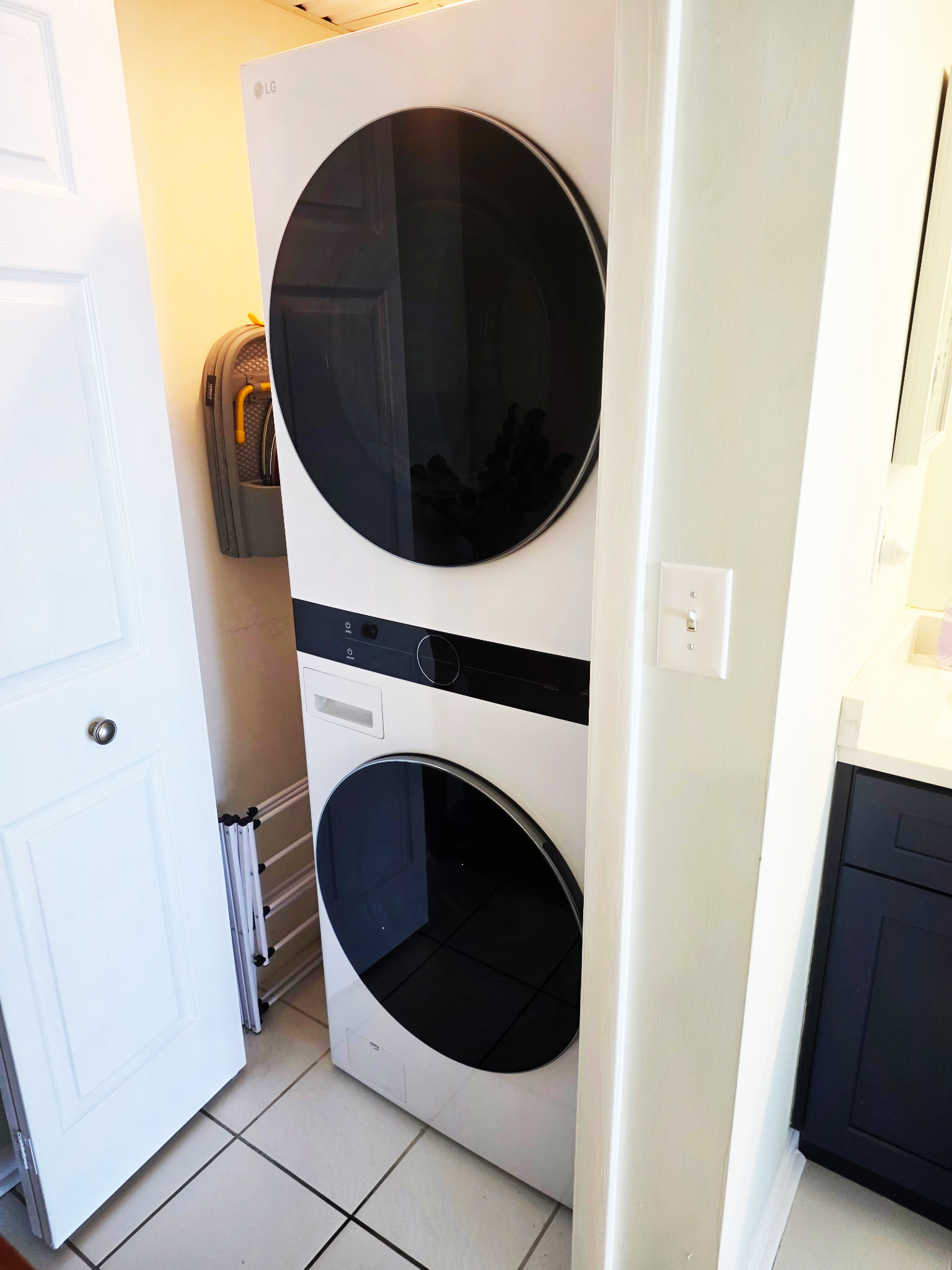 In unit washer and dryer.