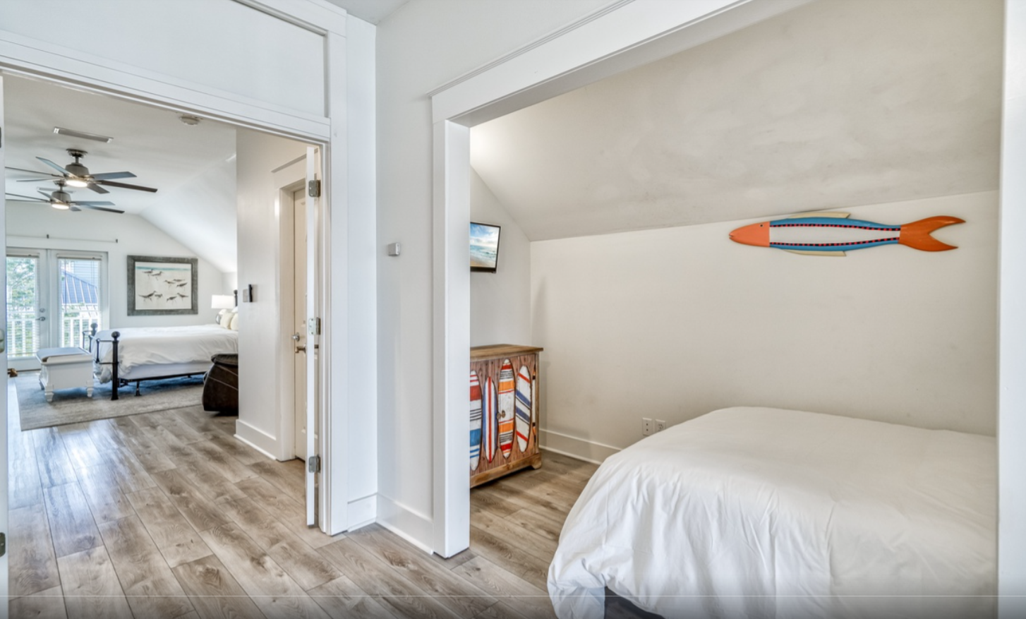 3rd floor landing with additional Full bed