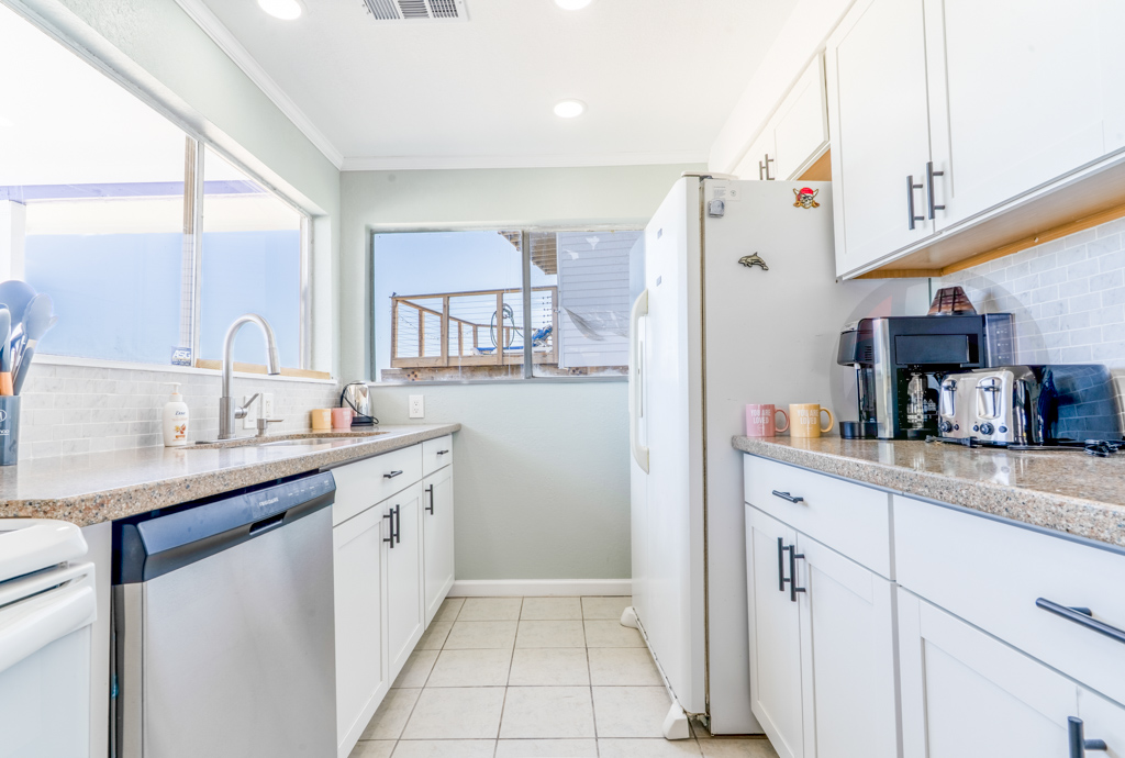 Fully equipped kitchen