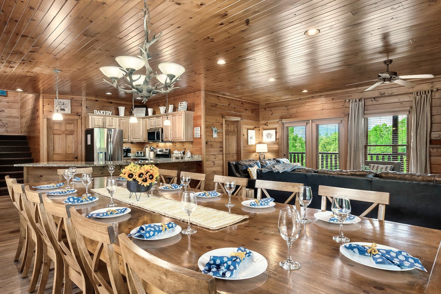 Plenty of space for family & friends to gather