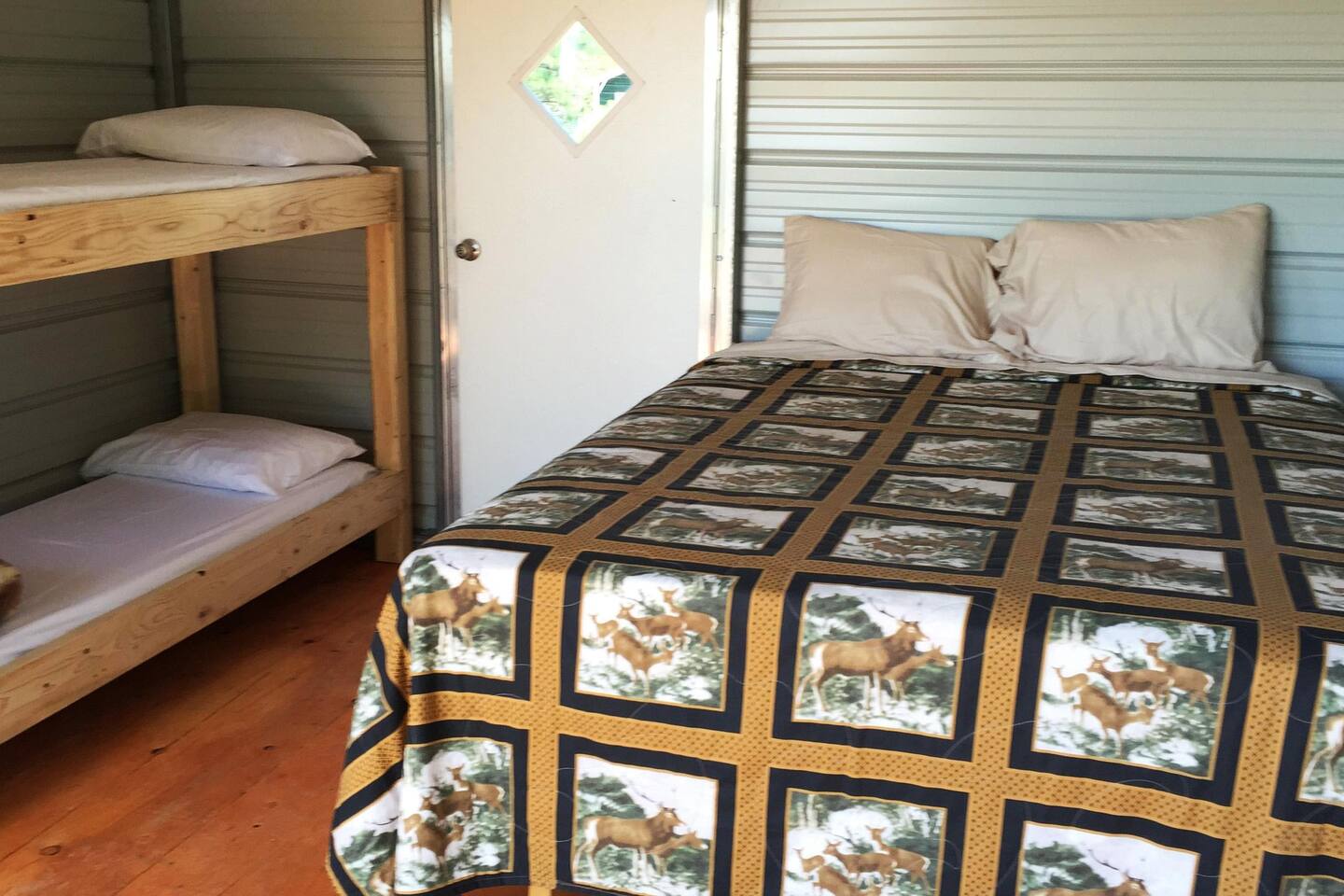 Three Glamping Cabins near pavilion