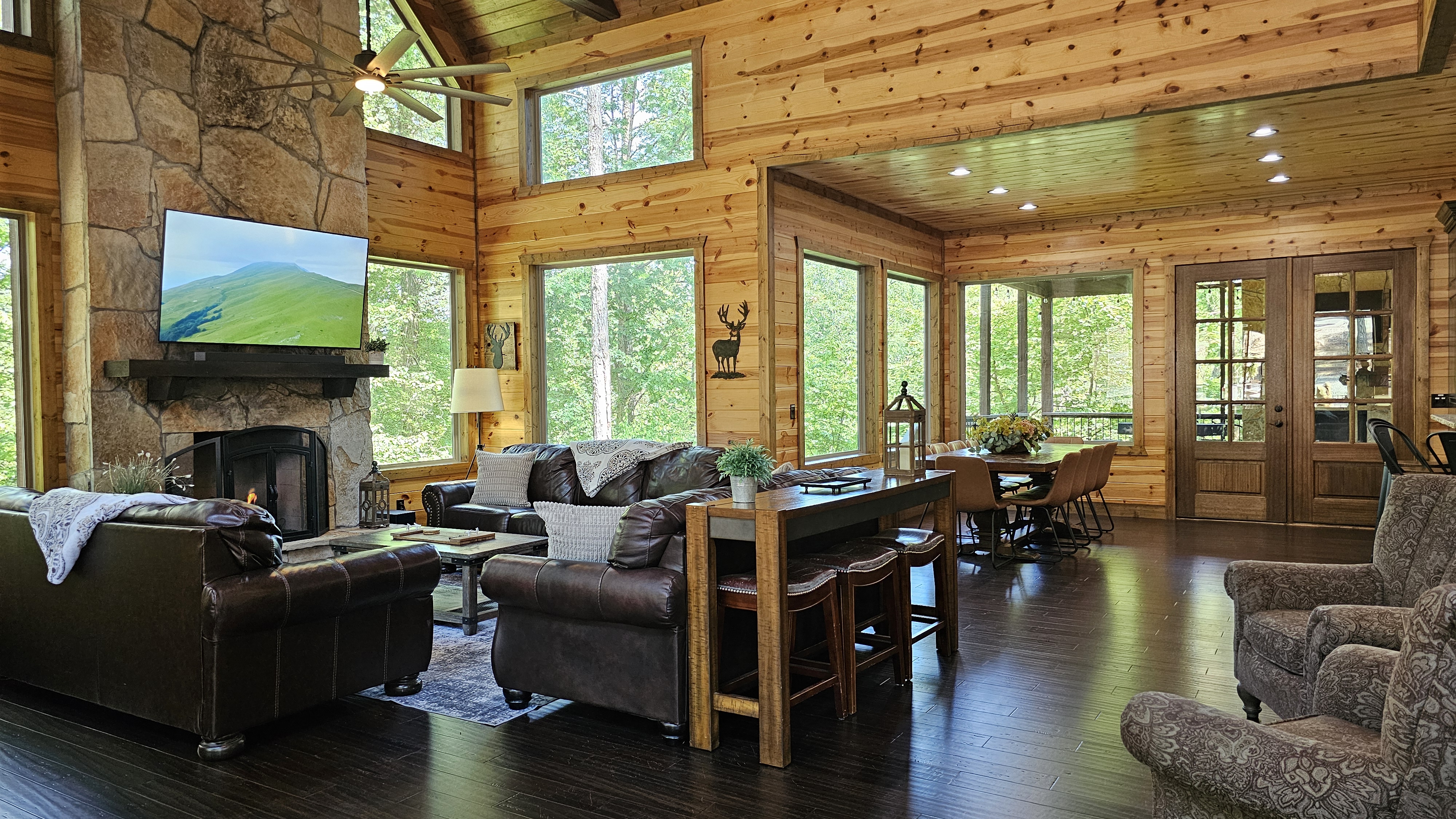 Pine & Hearth Lodge