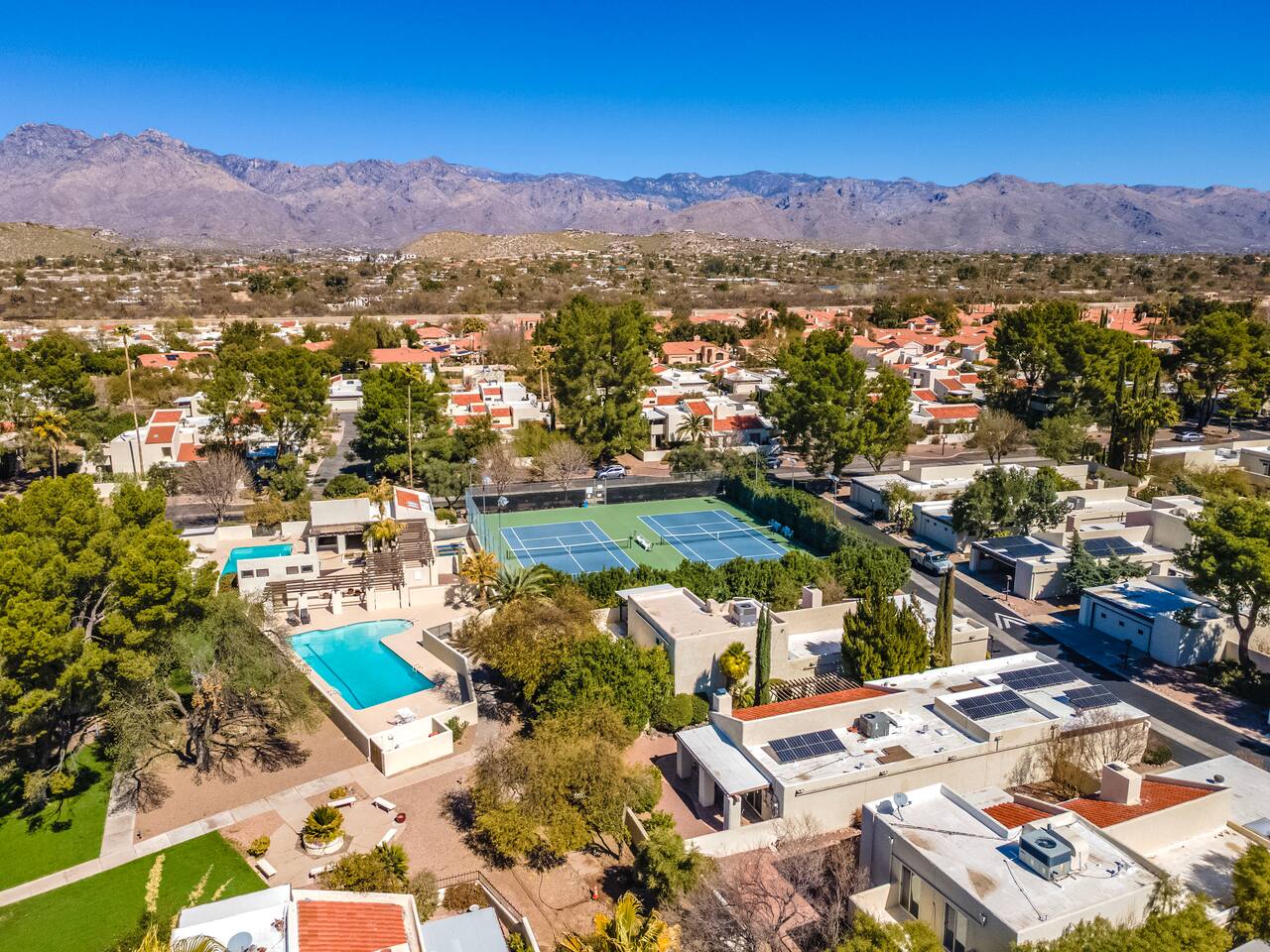 Birdseye view of community amenities.