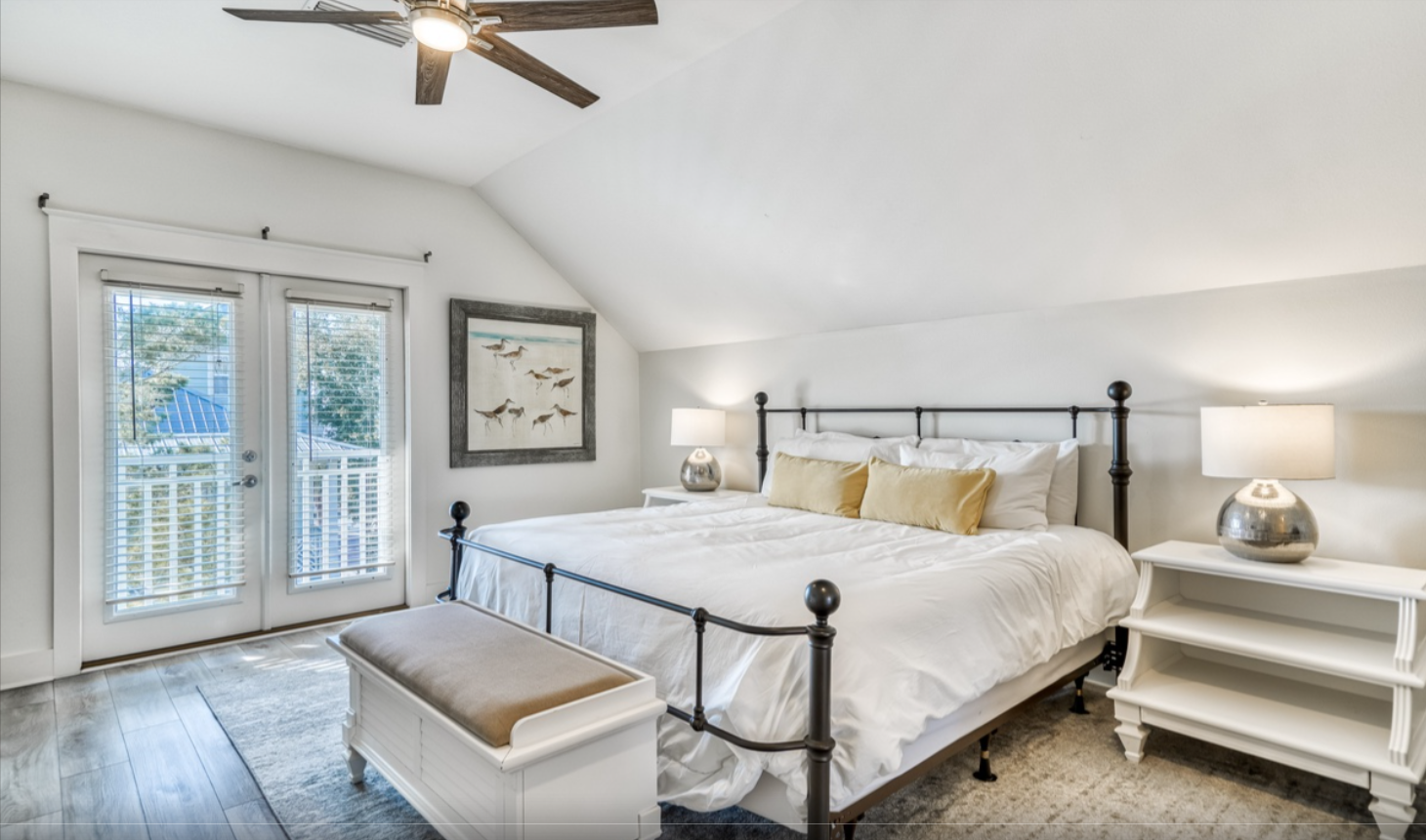 3rd floor Primary Suite - King Bed