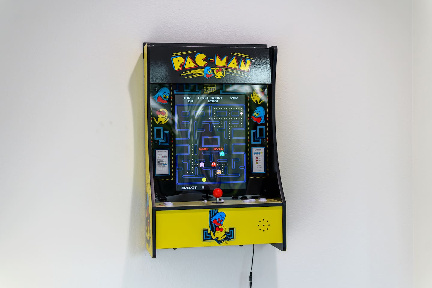 Bedroom 3: Pac-Man arcade in the bunk room.