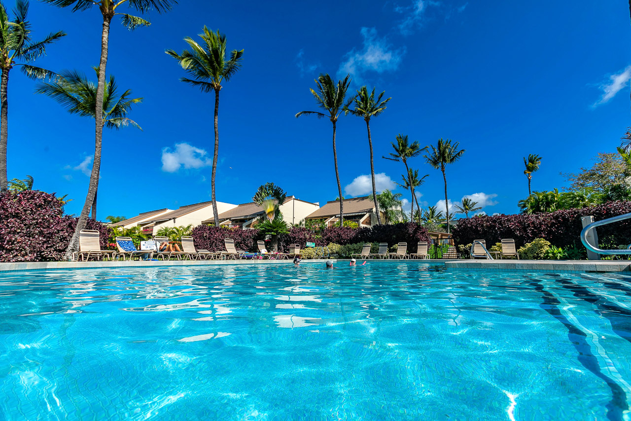 2 large pools onsite with hot tubs