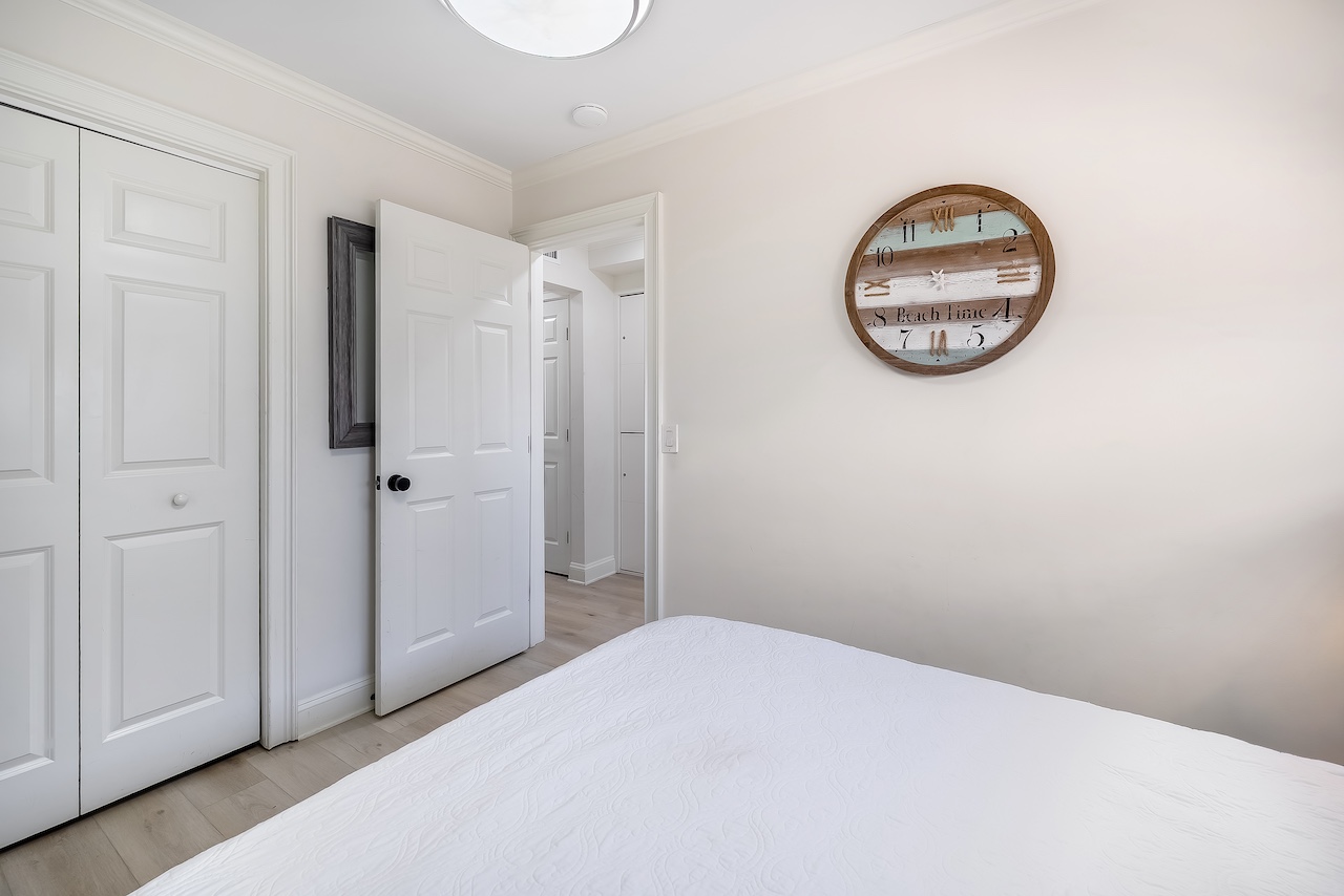 bedroom | Susu's Sea Cabin | 238C 1300 Ocean Blvd | Isle of Palms, SC | IOP Escapes