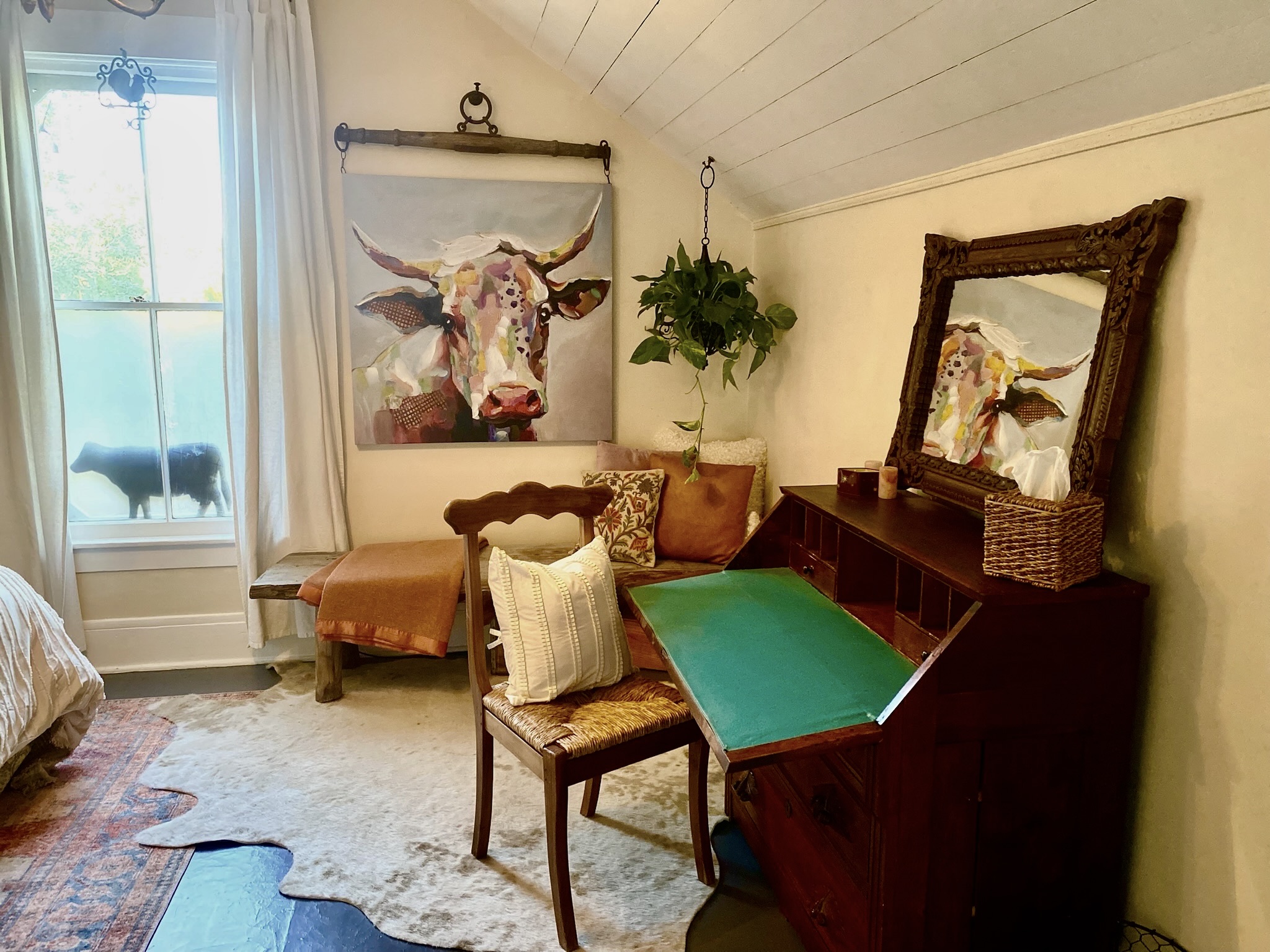 Need to answer an email between tastings—or feel inspired to write an actual love letter? This vintage secretary opens into a generous workspace, with cubbies and drawers to tuck everything away when it’s time to return to vacation.