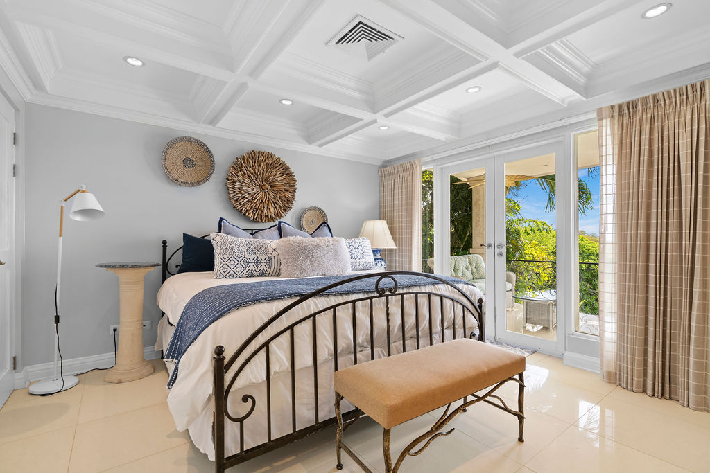King bed, coffered ceilings, awesome views of the Ocean. 
