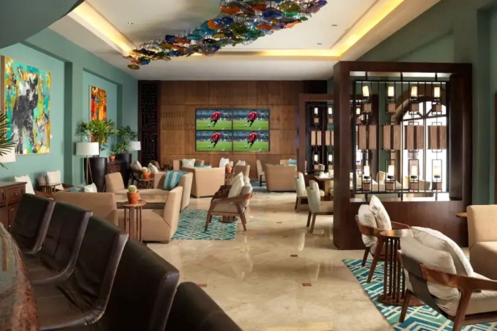 Dining at Playa Grande, Vacation Travel Exclusives