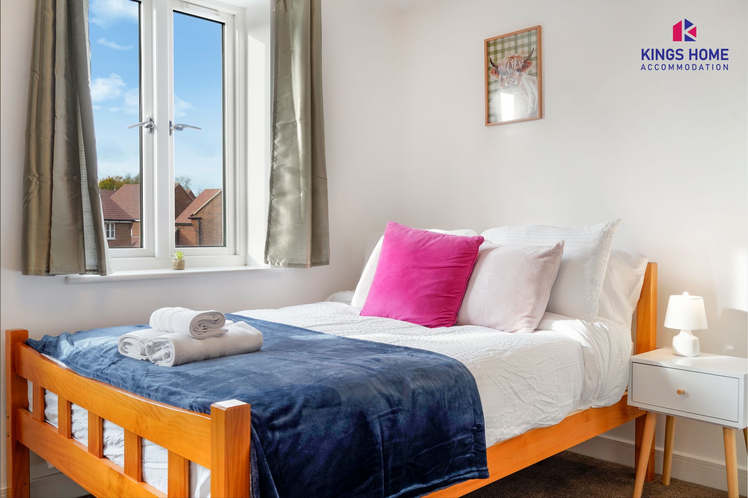 [Double bed]