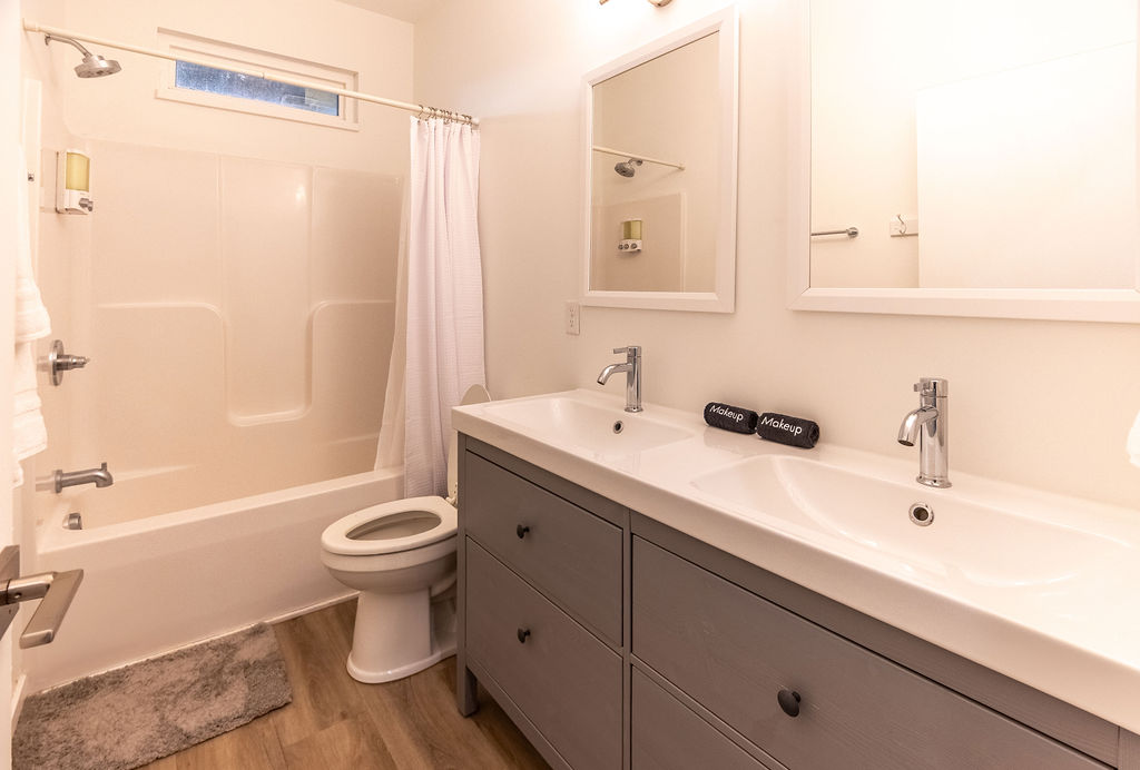 Bath linens and starter soaps provide