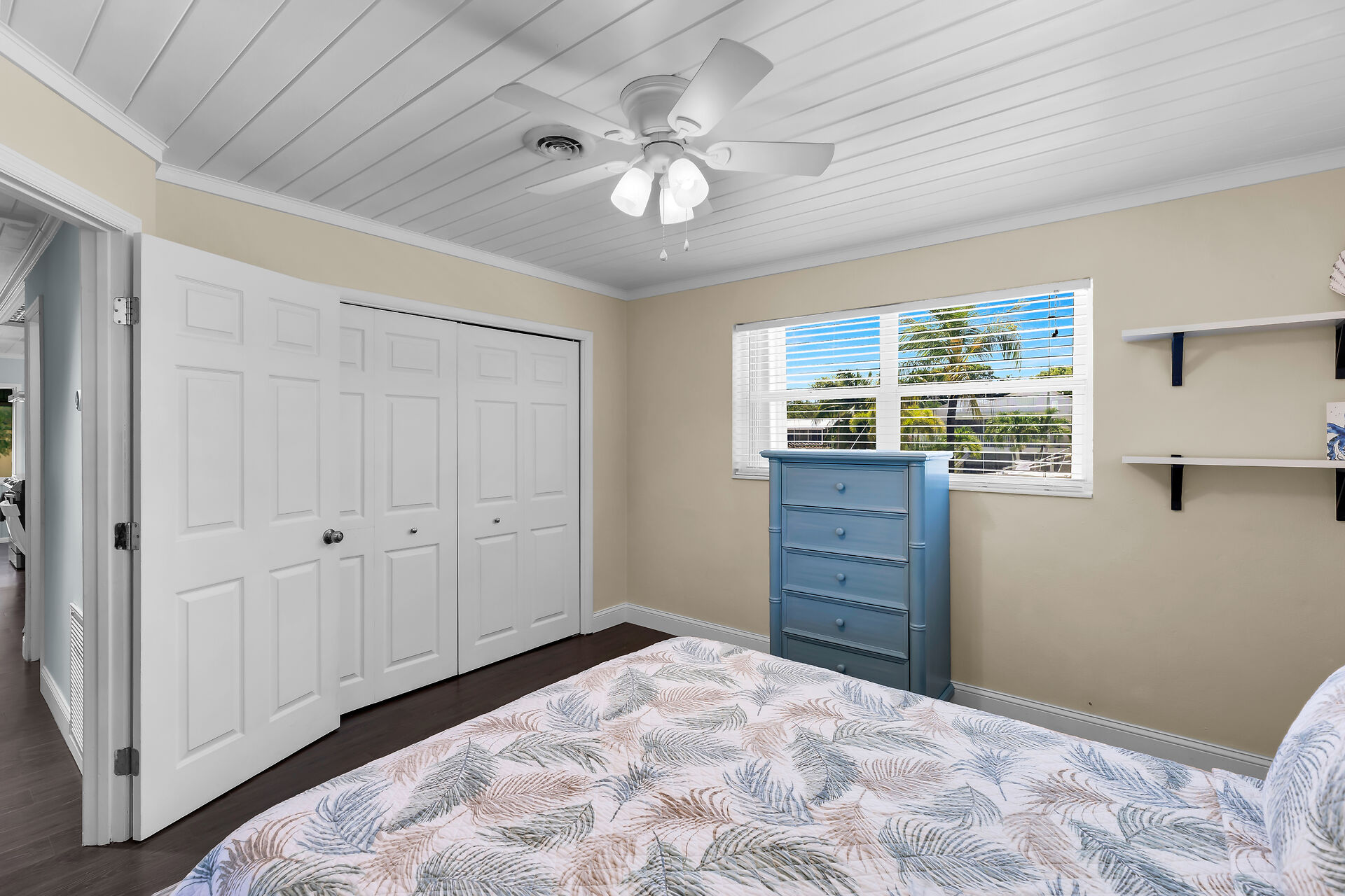 Guest bedroom