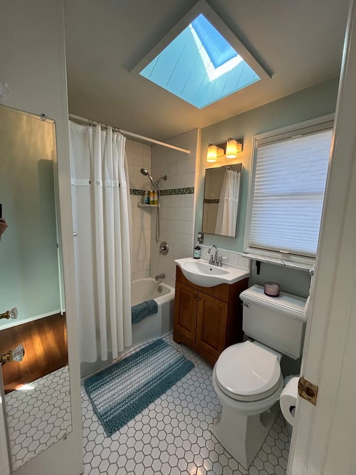 Hallway full bathroom.