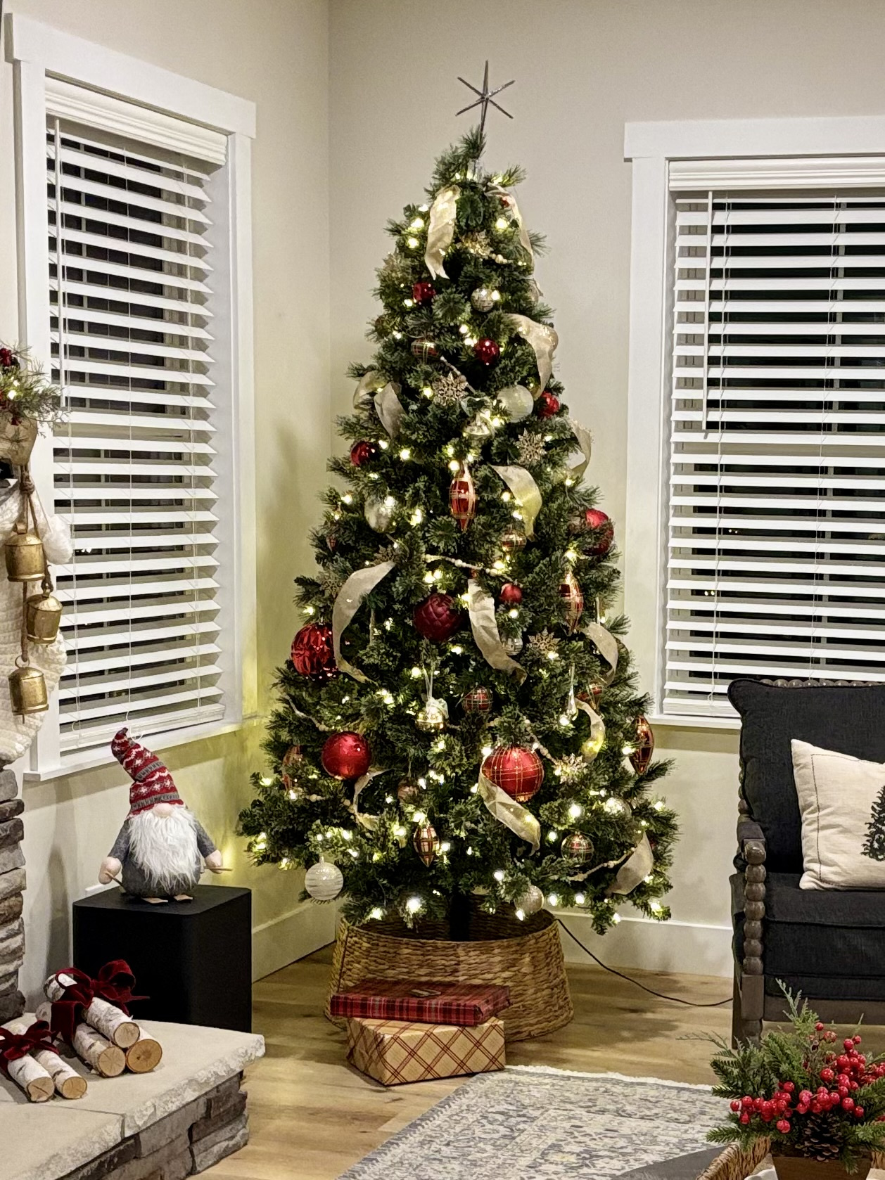 Holiday styling begins Mid- November. Book your holiday stay with us! 